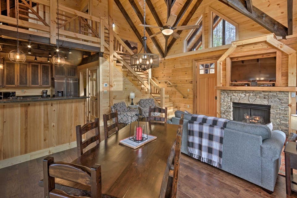Hilltop Cabin on 5 Acres w/ Hot Tub & Waterfall! House in Swain County