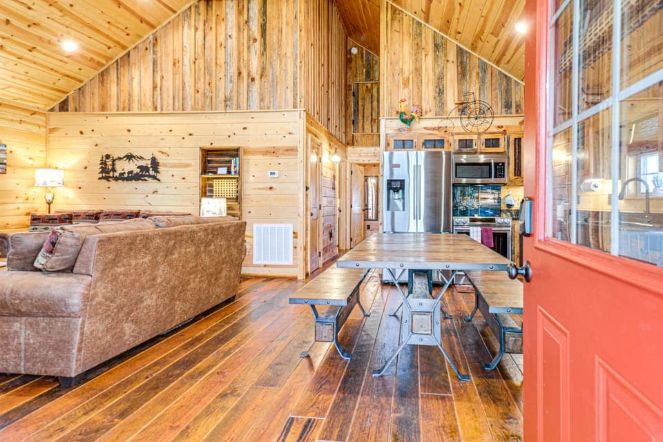Hot Tub + Fire Pit: Dog-Friendly Cabin in Murphy! House in Tennessee