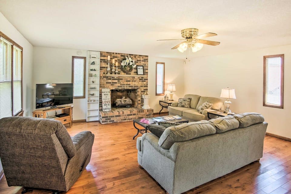 Country Home w/ Fire Pit: 40 Mi to Nashville! House in Tennessee