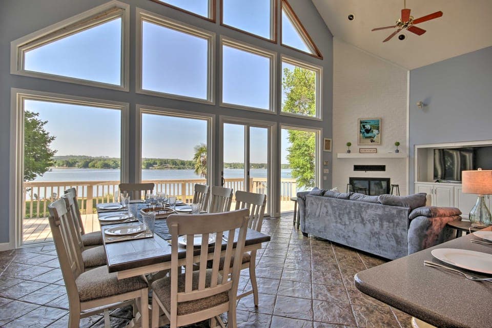 Impeccable Home w/ Dock & Pool on Lake Wateree! House in Lake Wateree
