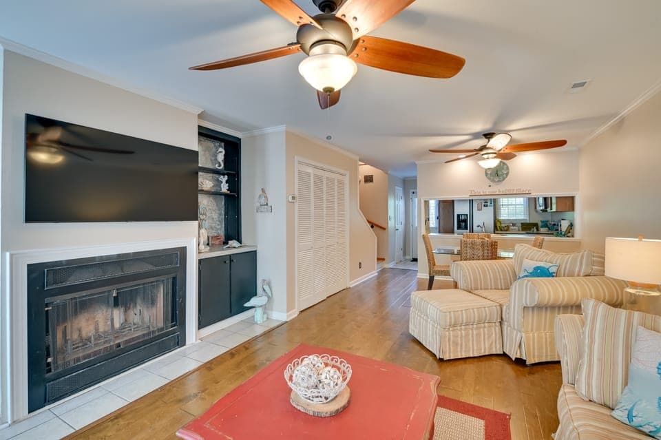 Coastal Vacation Rental - 2 Mi to Huntington Beach Apartment in Murrells Inlet