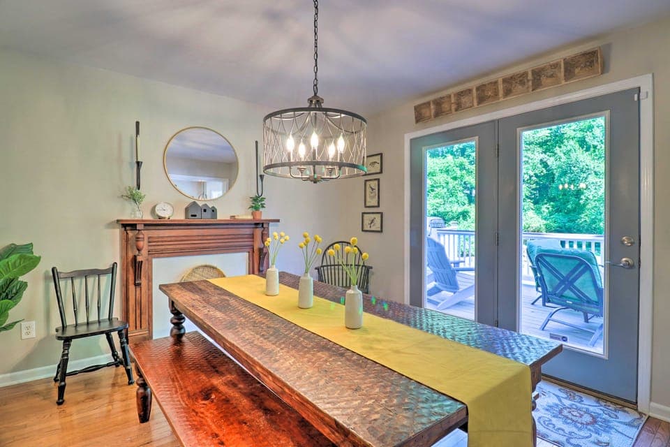 Creekside Brevard Home < 1 Mi to Downtown! House in Brevard