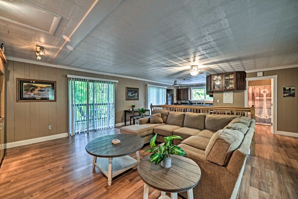 Lake Barkley Home: Private Dock, Kayaks, Fire Pit! House in Lake Barkley