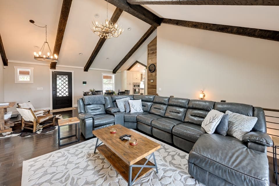 Beautiful Franklin Home w/ Bunkhouse & Hot Tub! House in Tennessee