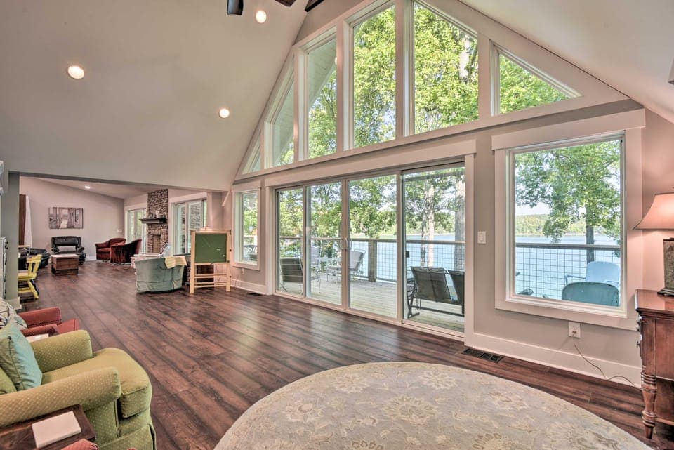 Renovated Lakeside Home w/ Private Boat Dock! House in Norris Lake
