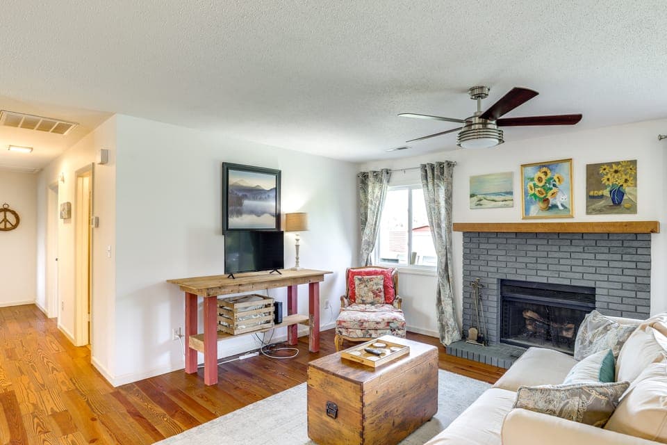 River Access & Gorgeous Views: Pisgah Forest Home! House in Pisgah Forest