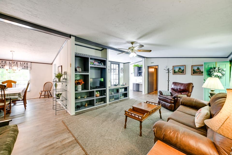 Quiet 'Horseshoe Hill House' By Lake Barkley! House in Lake Barkley