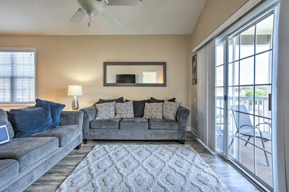 Barefoot Resort Condo w/ Pool, Tennis Court Access Apartment in North Myrtle Beach