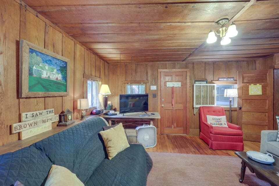 17 Mi to Sugar Mountain: ‘Tensie’s Cottage’ Cottage in Tennessee