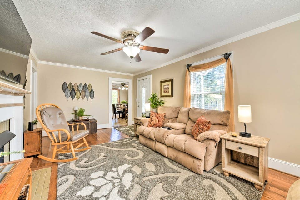 Belmont Retreat ~ 14 Mi to Dtwn Charlotte! House in Belmont