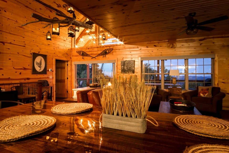 Woodsy Retreat w/ Fire Pit & Resort Amenities House in Gatlinburg
