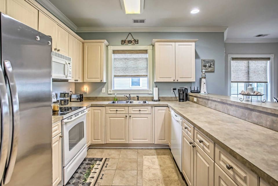 Magnolia Pointe Condo with Community Pool & More! Apartment in Myrtle Beach