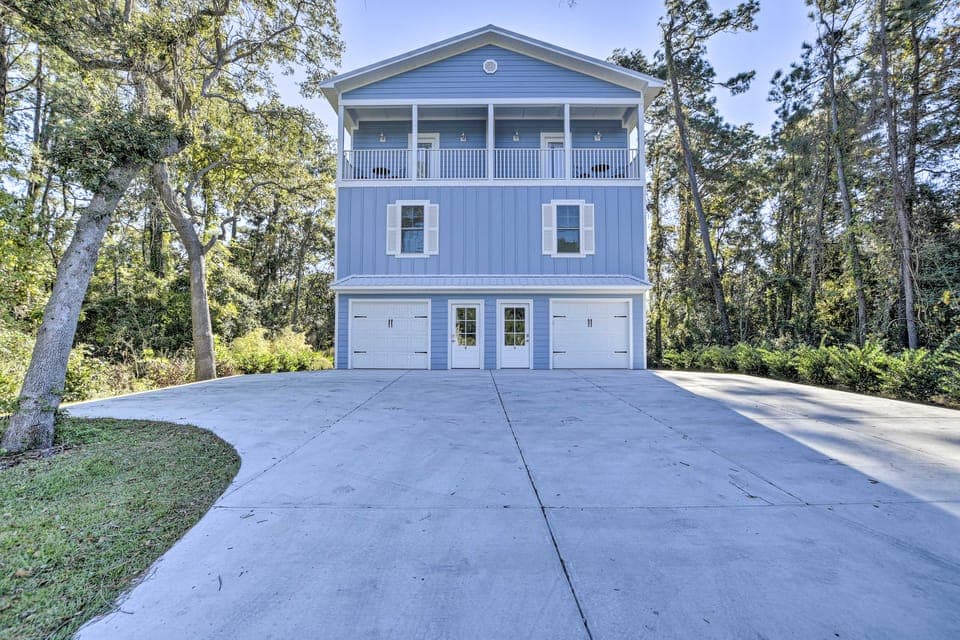 Modern Escape in the Heart of Murrells Inlet House in Murrells Inlet