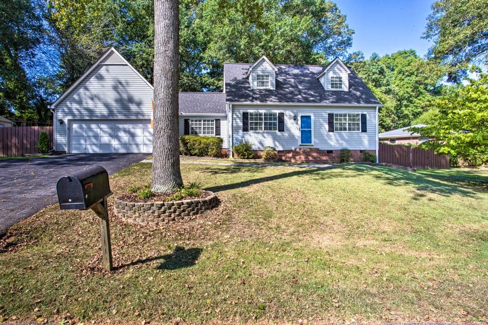 Modern Home w/ Yard + Deck, 1 Mi to Clemson U! House in Clemson