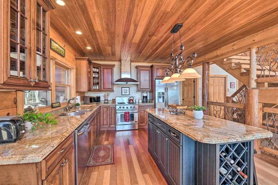 Smoky Mtn Cabin by Cataloochee Valley Elk Viewing! House in Tennessee