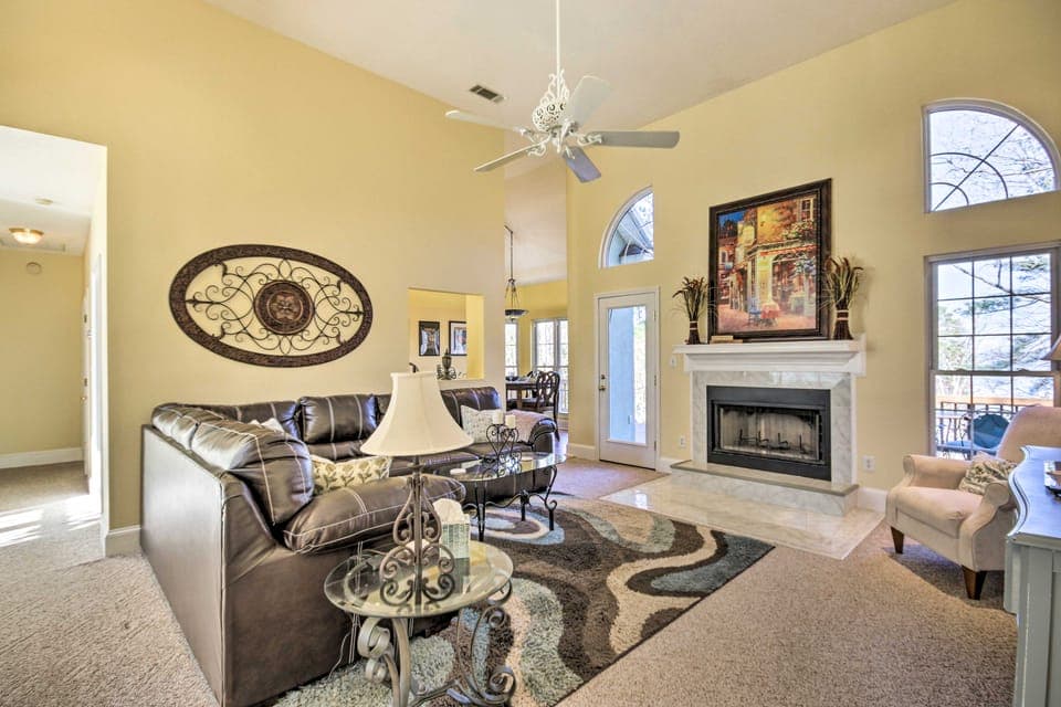 Luxe Lake House on Deep Water Cove w/ Dock House in Clarks Hill Lake