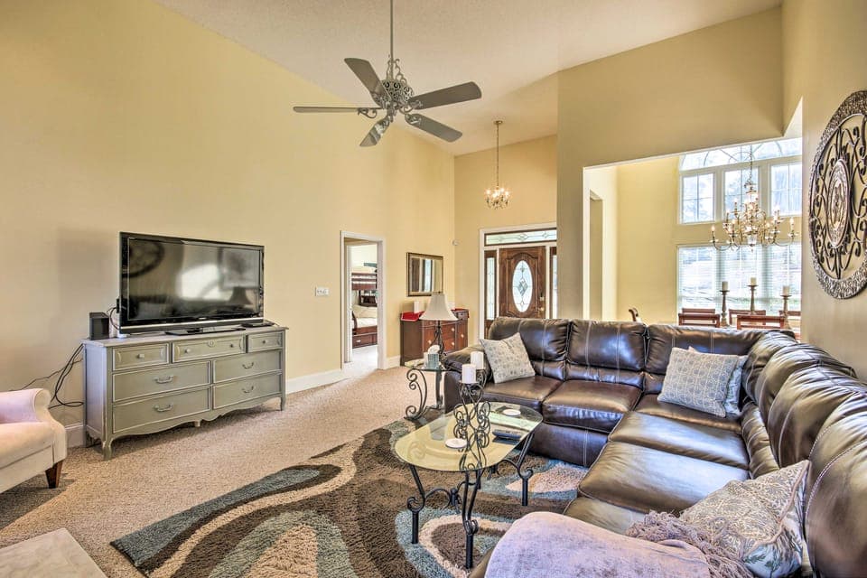 Luxe Lake House on Deep Water Cove w/ Dock House in Clarks Hill Lake