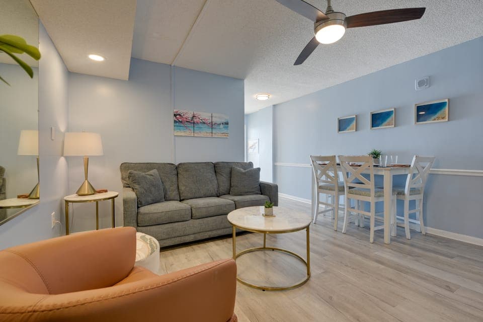 Coastal Condo w/ Balcony in North Myrtle Beach! Apartment in Crescent Beach