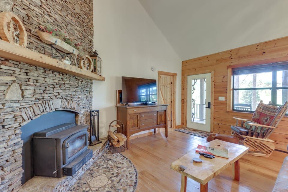 Blairsville ‘Cabin in the Pines’ 1 Mi to Lake House in Union County