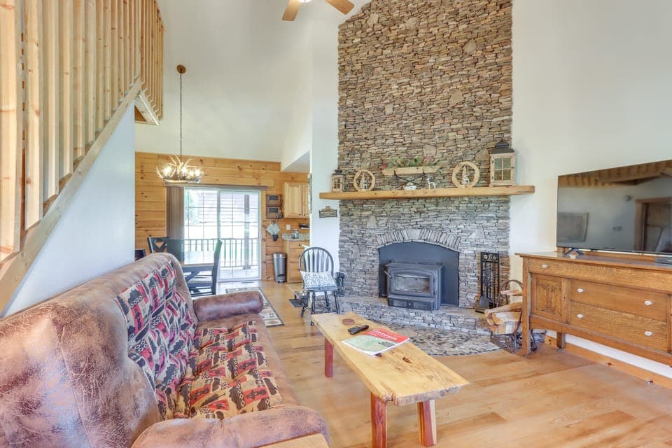 Blairsville ‘Cabin in the Pines’ 1 Mi to Lake House in Union County