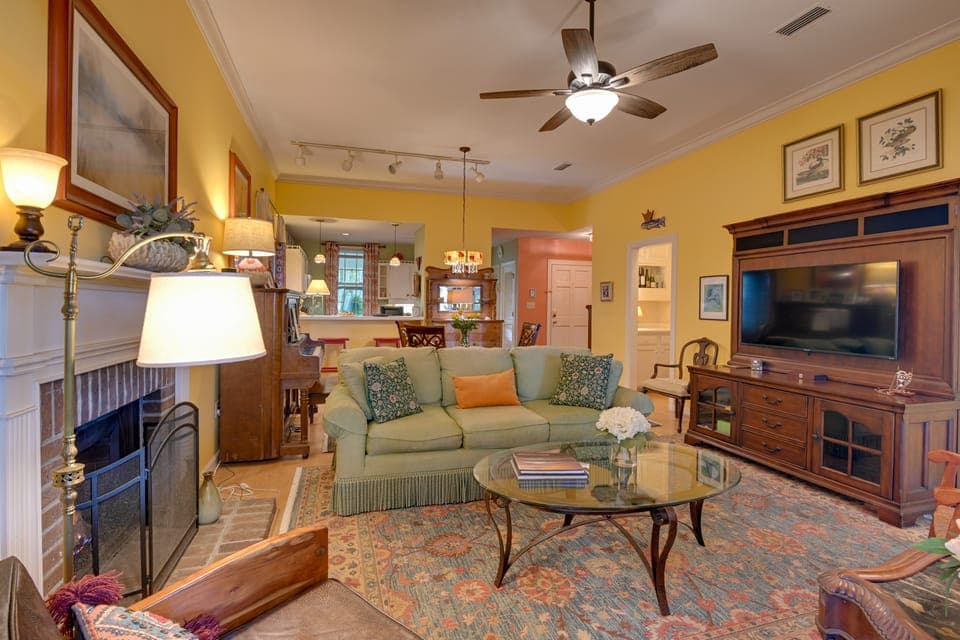 Riverside Cottage: Close to Ocean and Myrtle Beach Cottage in Murrells Inlet