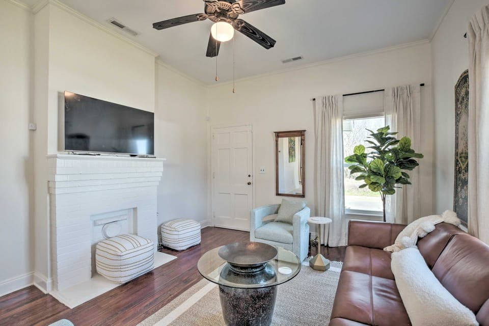 Cozy Home in Historic Area ~ 2 Mi to Main St! House in Greenville