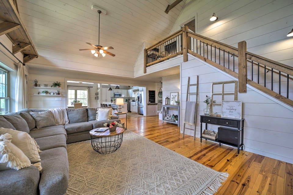 Ideal for Families! Lake Toxaway Getaway w/ Deck House in Gloucester