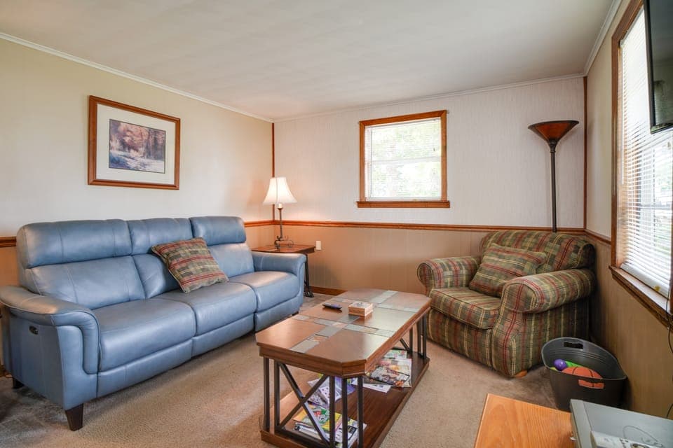 Lakefront Cabin in Dandridge w/ Fire Pit & Grill! House in Douglas Lake