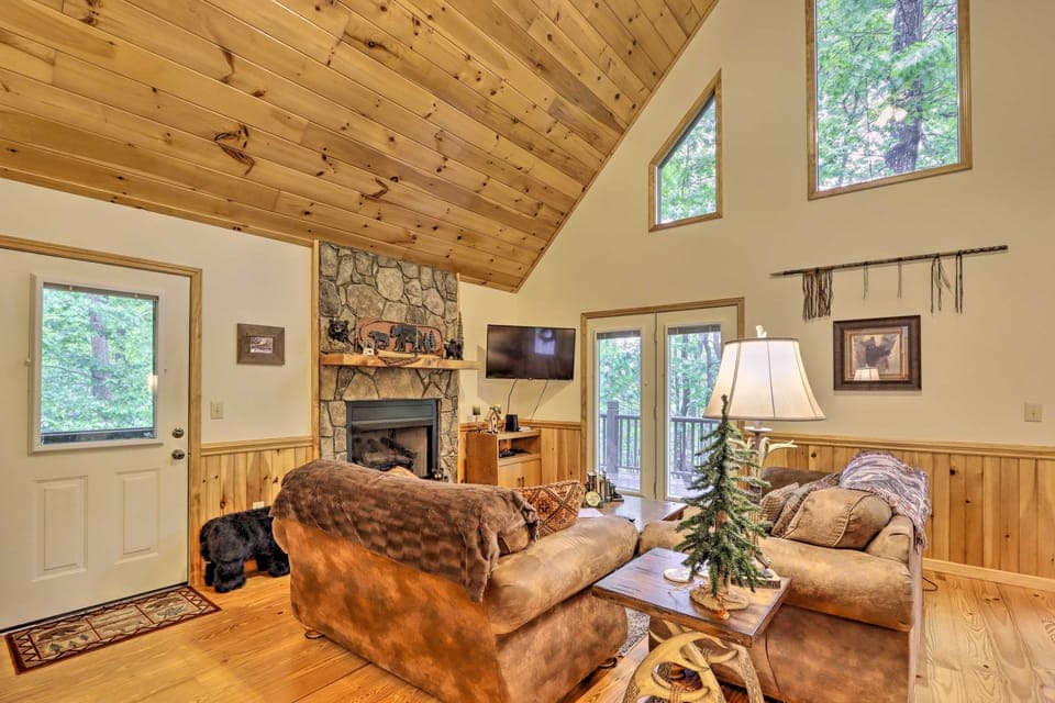 Fire Pit & Grill: Whittlers Mountain Escape! House in Tennessee