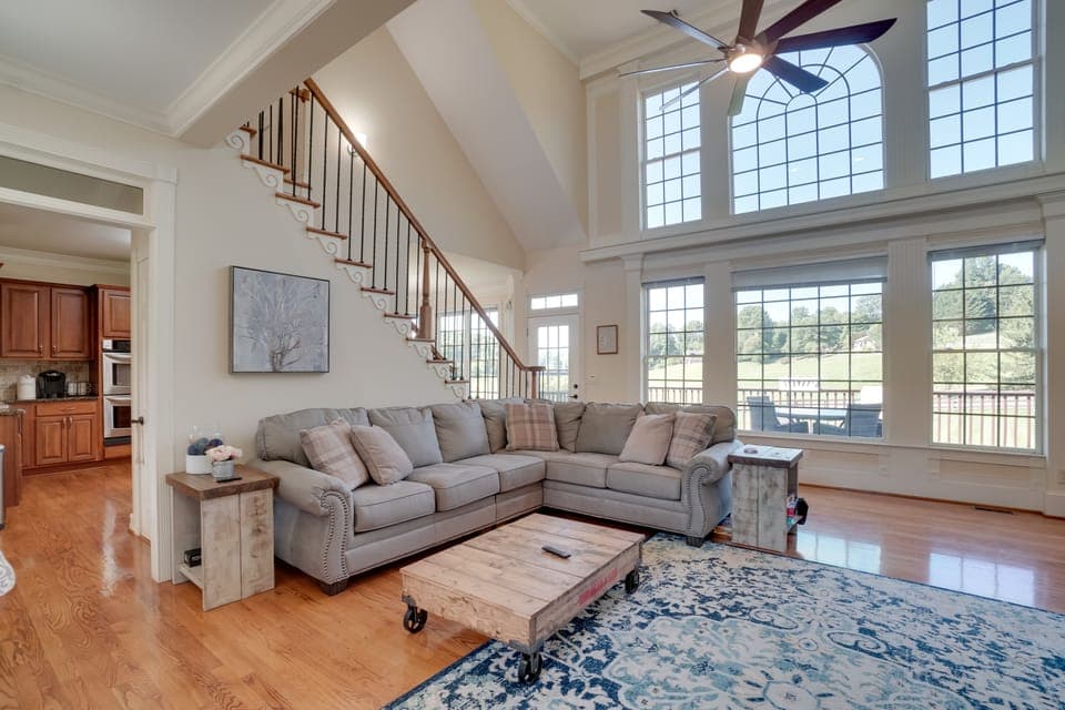 Beautiful Hiawassee Home w/ Mountain Views! House in Chatuge Lake