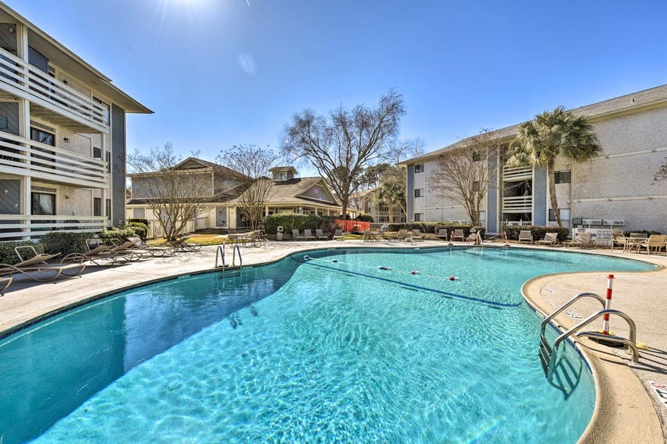 2 Blocks to Beach: Hilton Head Condo, Pool, Tennis Apartment in Hilton Head Island