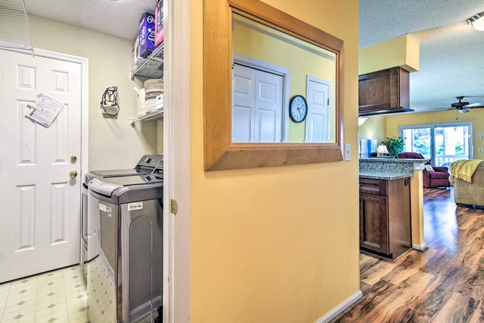 Pool, Patio & Golf Course Views: Myrtle Beach Gem Apartment in Carolina Forest