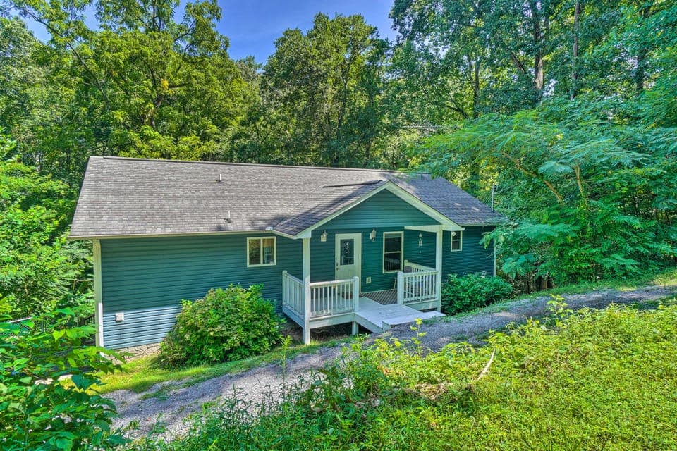 Peaceful Sevierville Home w/ Private Hot Tub! House in Sevier County