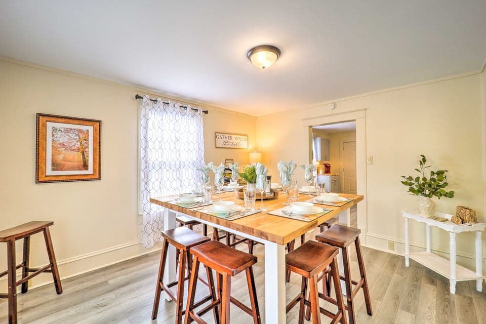 Bright Boone Home: Walk to Appalachian State! House in Boone