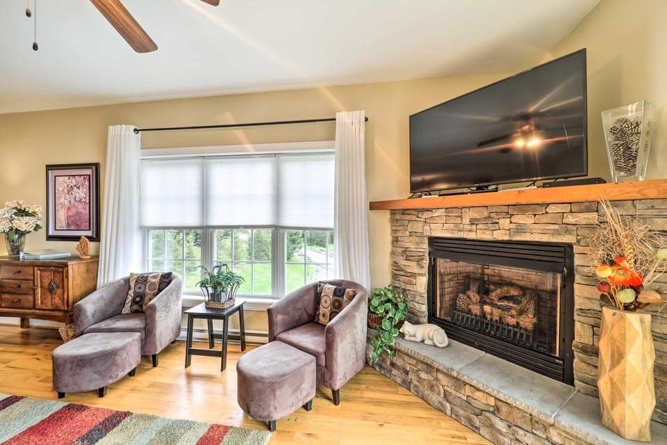 Scenic Views! Ski-In/Ski-Out Condo in Beech Mtn Apartment in Beech Mountain