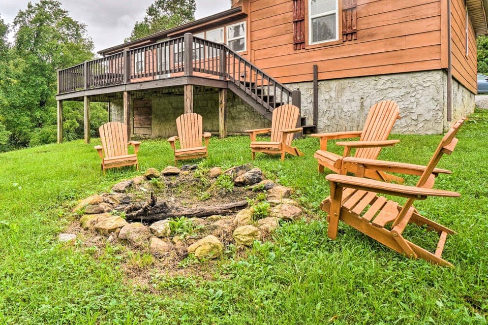 Charming Jamestown Cabin w/ Large Backyard! House in Tennessee