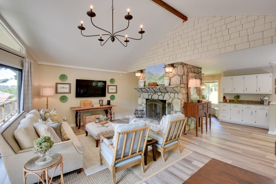 Stunning Dillard Home w/ Yard in Sky Valley! House in Sky Valley