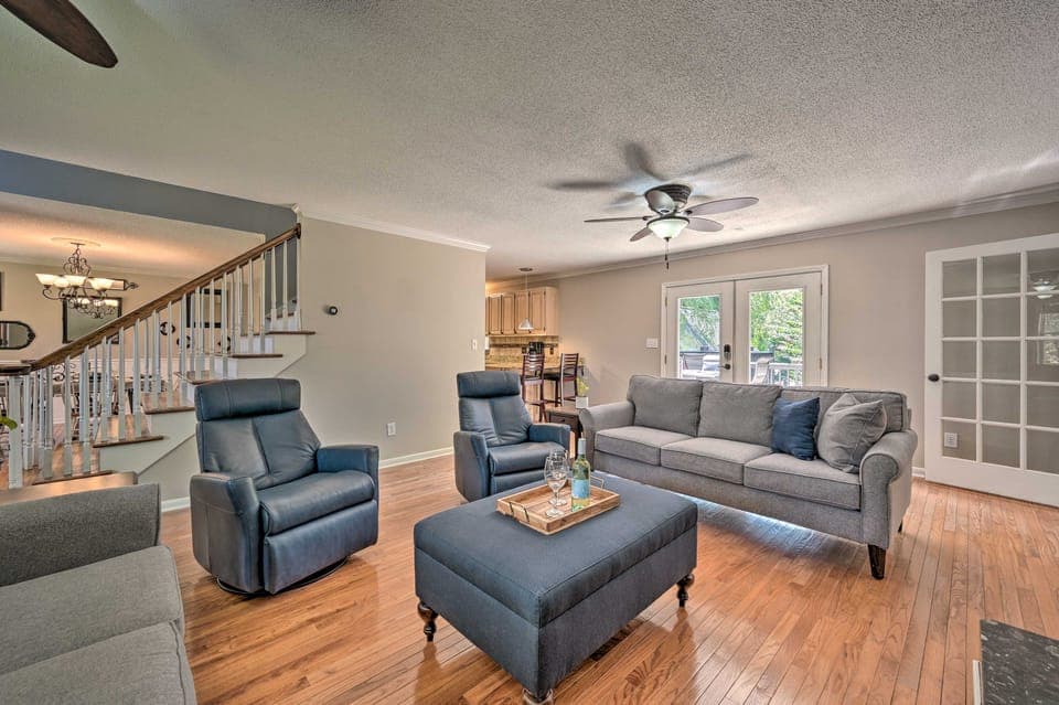 2 Mi to Clemson: Central Villa w/ Deck, Near Lakes Villa in Clemson