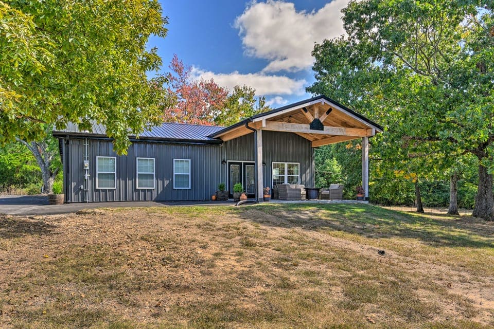 Cozy Tennessee Country Retreat on 5 Acres! House in Nashville