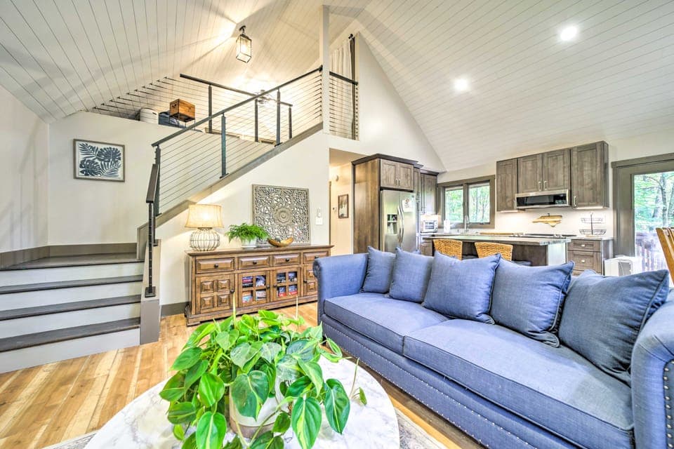 Chic Brevard Cabin - Nature, Trails, & Water! House in Tennessee