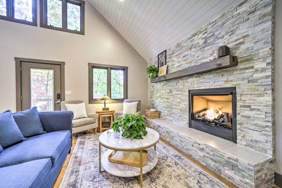 Chic Brevard Cabin - Nature, Trails, & Water! House in Tennessee