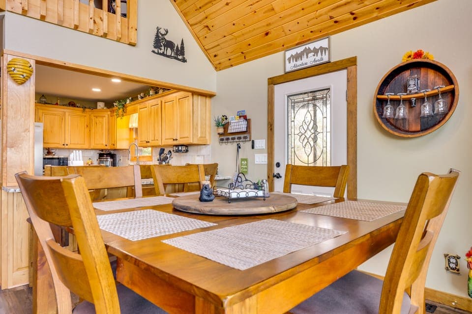 Mountain-View Murphy Cabin w/ Shared Fire Pit House in Tennessee
