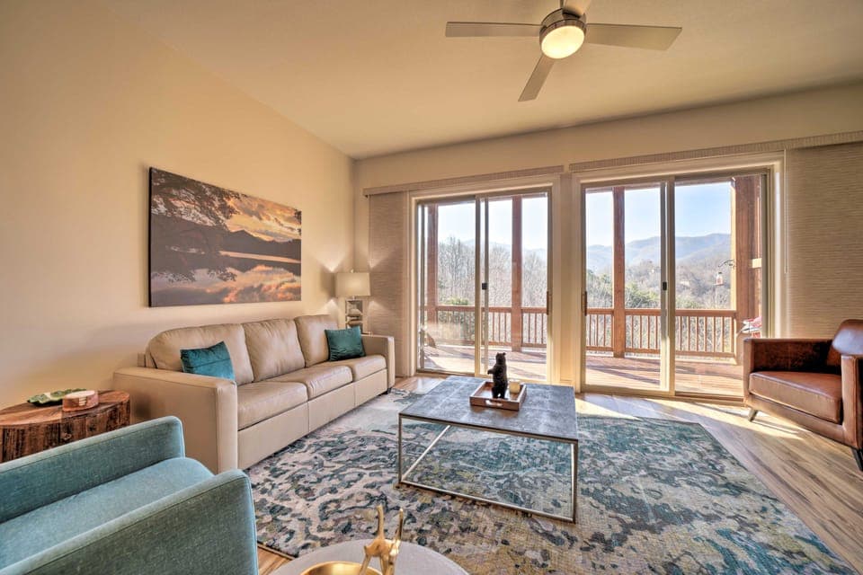 Beautiful Whittier Condo w/ Deck + Mtn Views! Apartment in Swain County
