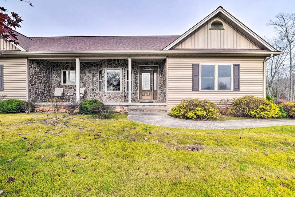 King Suite Haven Near Dale Hollow Lake & Boat Slip House in Tennessee