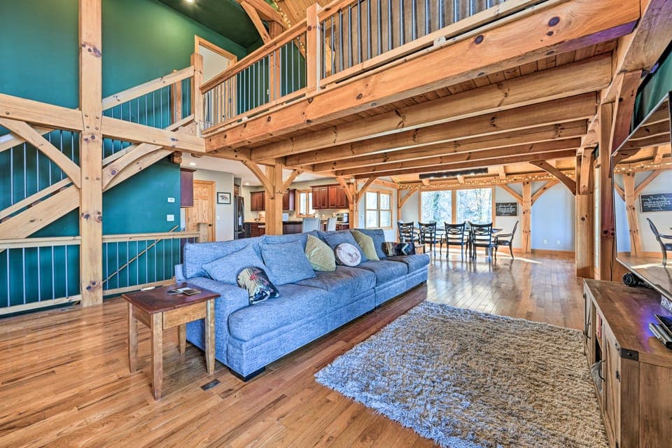 Gorgeous Franklin Getaway w/ Deck, Mountain Views! House in Tennessee