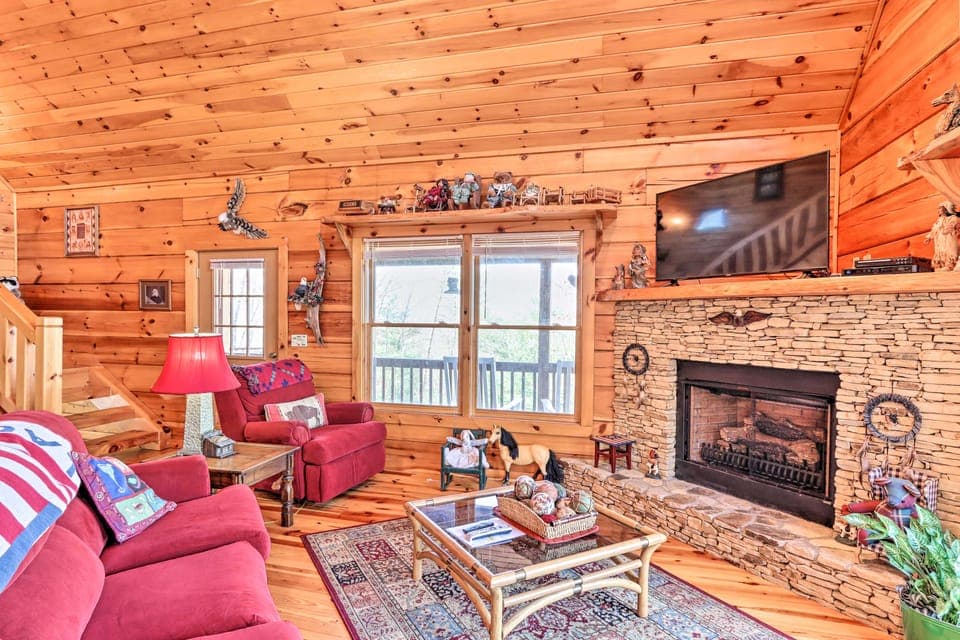 Wheelchair-Accessible Murphy Cabin w/ Fire Pit! House in Tennessee