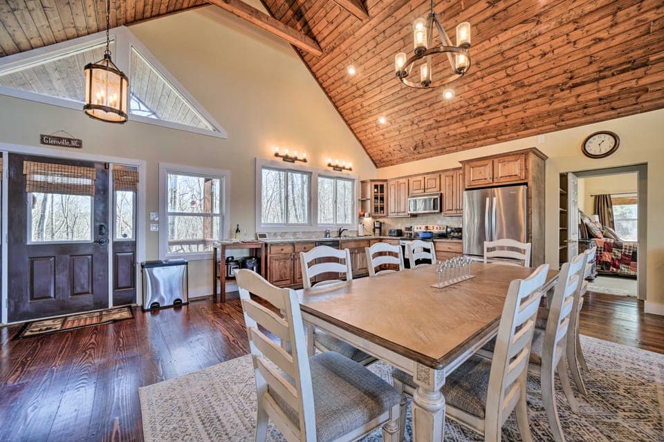 Beautiful Lake Views! ‘Glenville Serenity Lodge' House in Tennessee