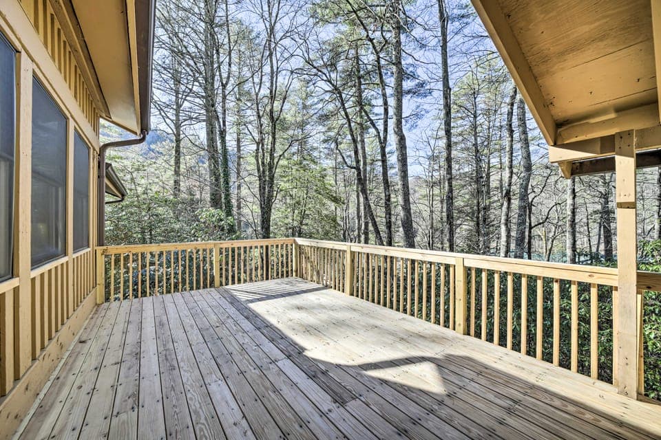 Sapphire Home w/ Grill & Pool Access Apartment in Tennessee