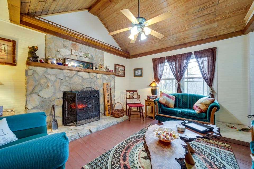 Pet-Friendly Smoky Mountain Getaway w/ Fire Pit! House in Tennessee