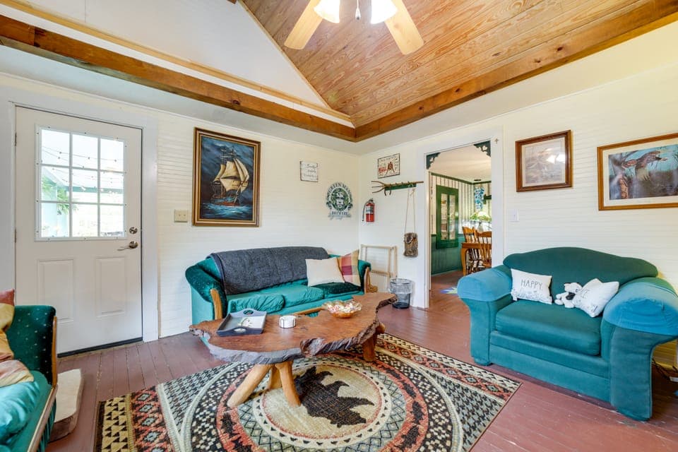Pet-Friendly Smoky Mountain Getaway w/ Fire Pit! House in Tennessee